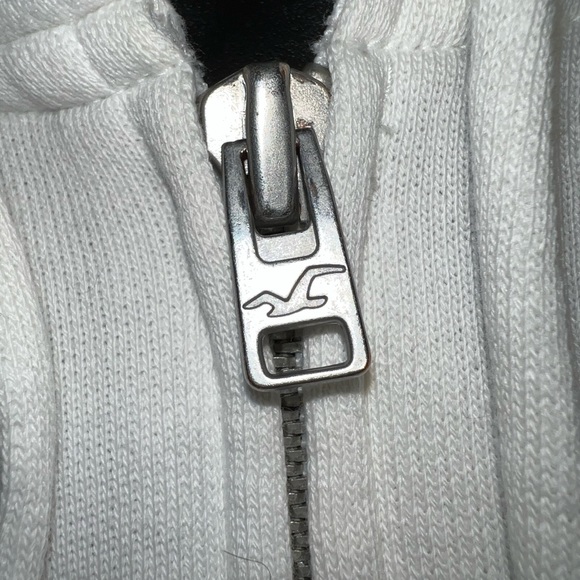 Hollister Full Zip Cropped Eyelet Hood Hoodie - Picture 6 of 11